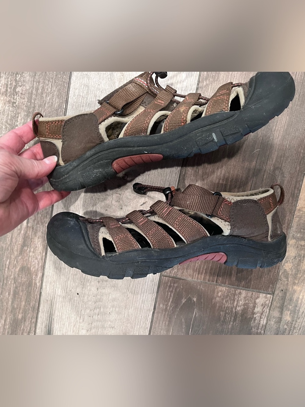 Keen Newport H2 Waterproof Hiking Sport Sandals Youth Size 6 Brown/ Women 8/ 39